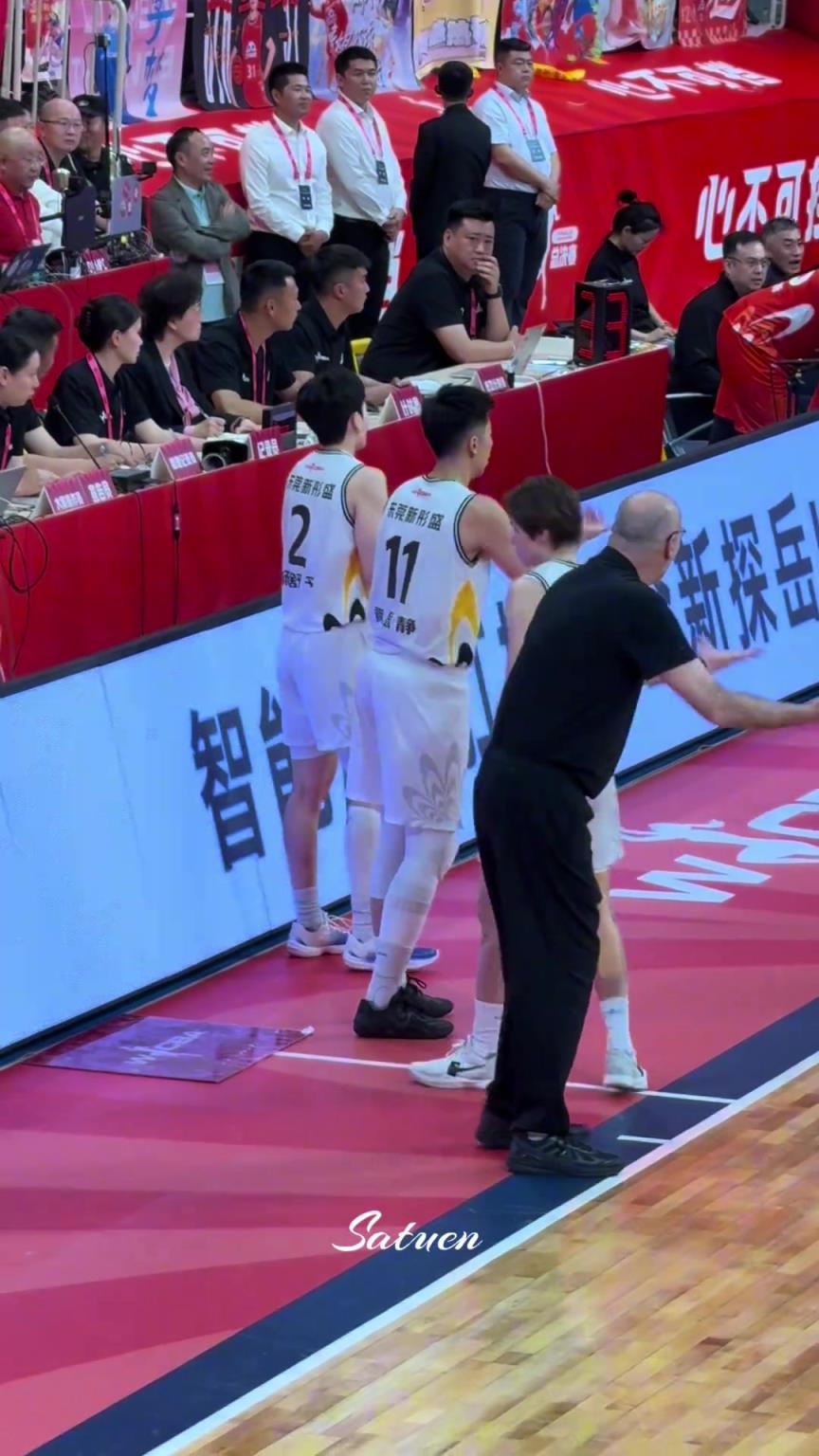 無(wú)奈的一家三口！絕望的教練，氣瘋了的皮總！