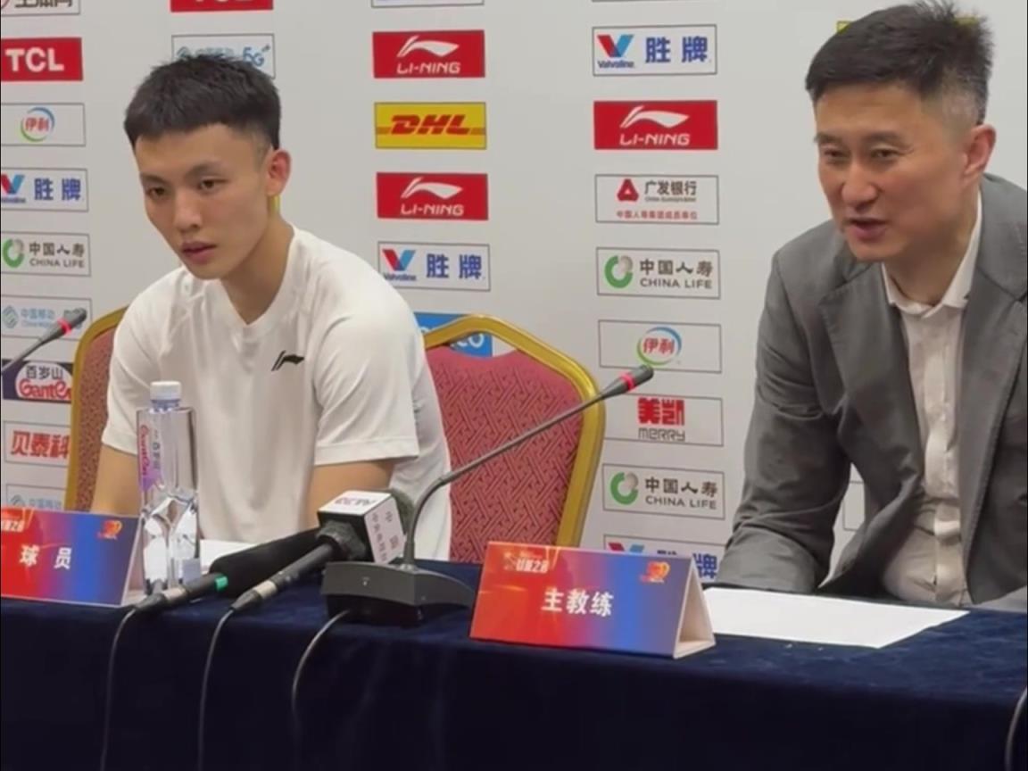 這是能說(shuō)的嗎徐杰：杜指導(dǎo)賽前說(shuō)了，這場(chǎng)球就是打架和摔跤！